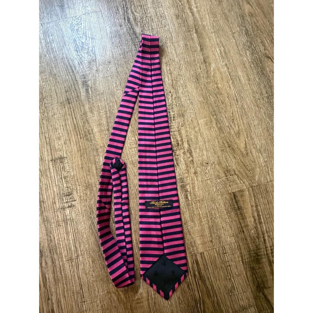 Brooks Brothers Makers Silk Tie Pink Navy Blue Horizontal Repp Stripe USA Made